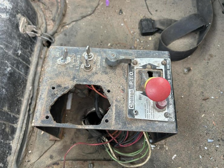 #1427-•-1989-autocar-flatbed-truck-image-48