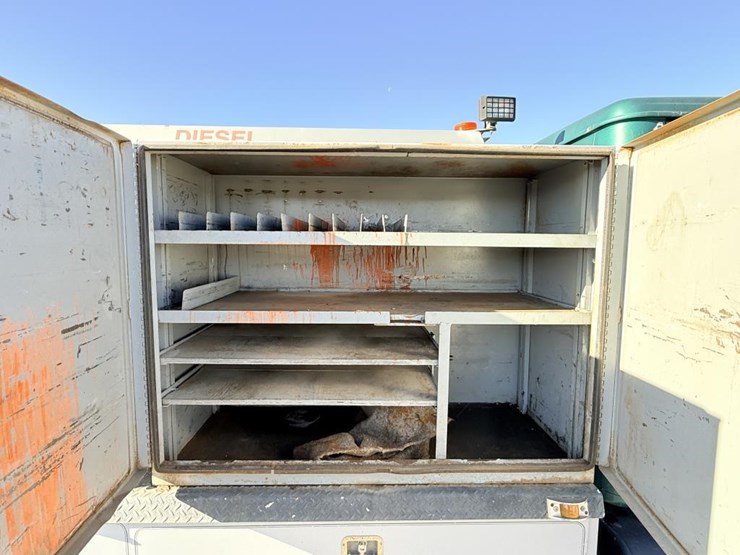 international-4700-image-31