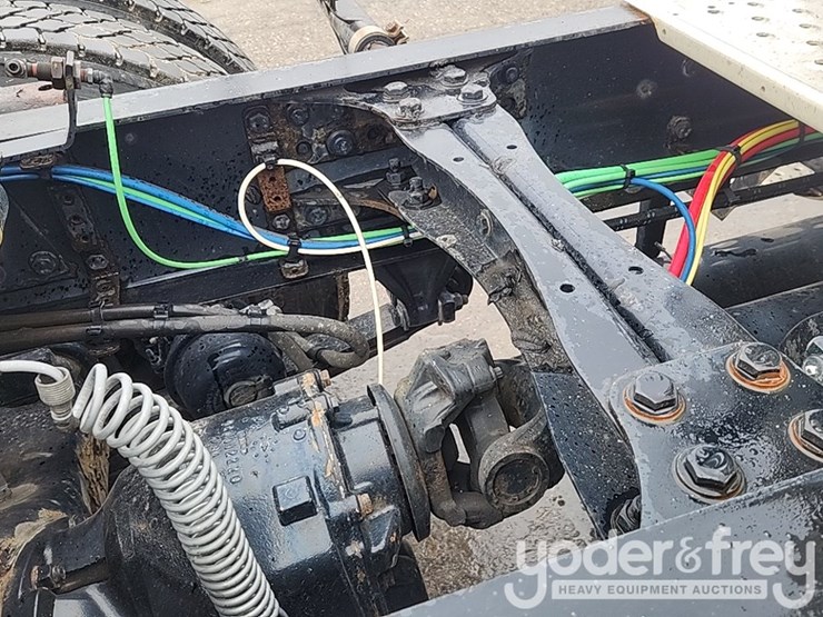 2019-freightliner-cascadia-126-image-34