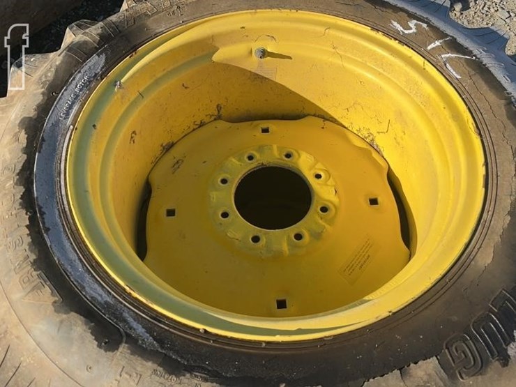 john-deere-8-image-2