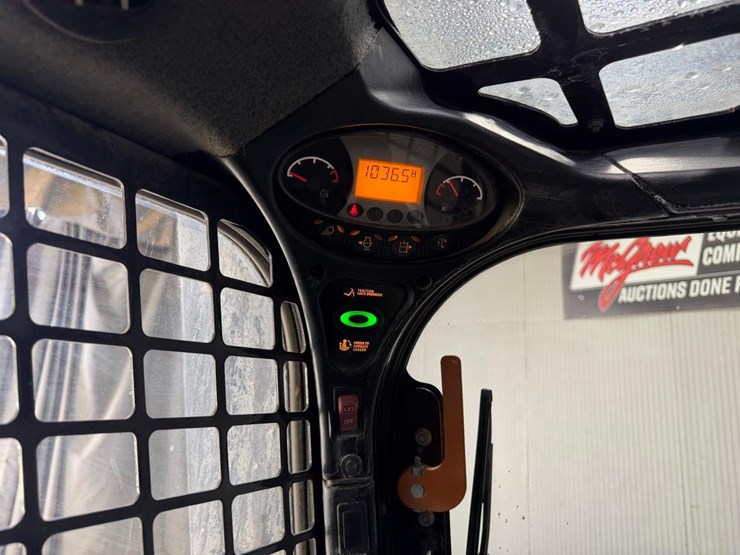 2022-bobcat-t740-image-23