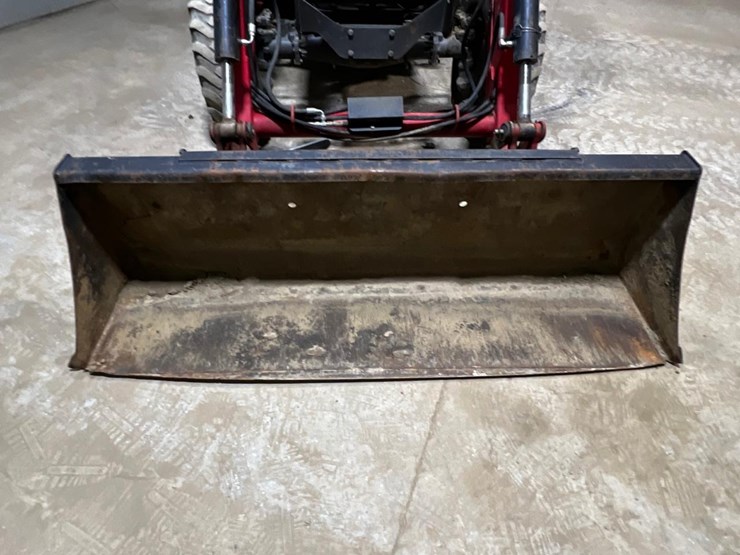 2017-massey-ferguson-1754-image-9