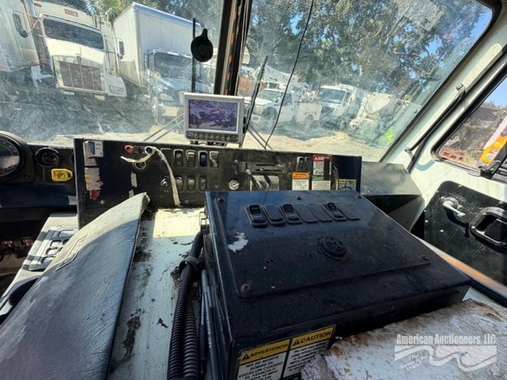 2015-mack-leu613-image-10