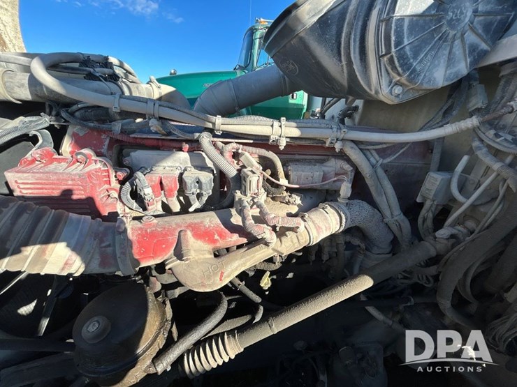 2010-peterbilt-386-image-37