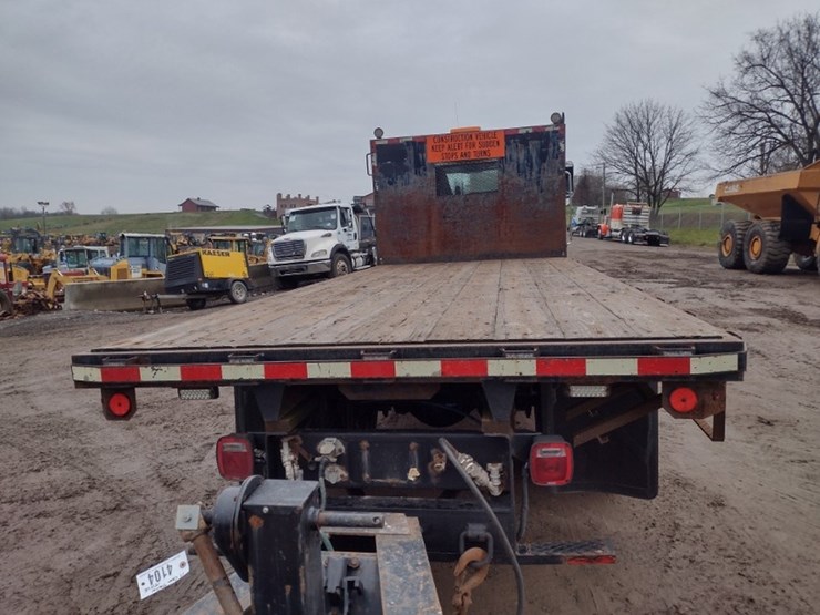 peterbilt-337-image-4