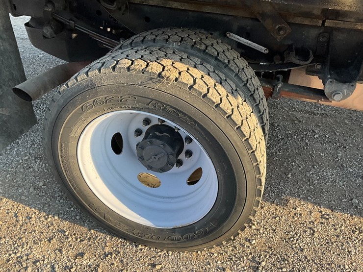 2019-ford-f550-image-12