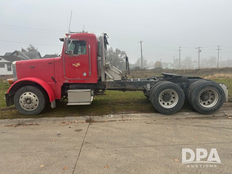 1999-peterbilt-379-image-2