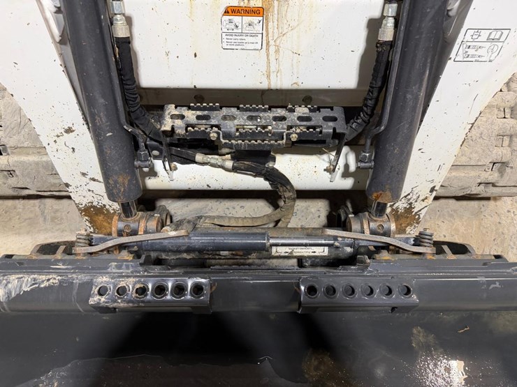 2022-bobcat-t740-image-10