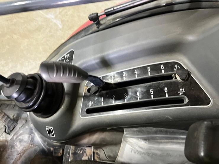 2017-massey-ferguson-1754-image-30