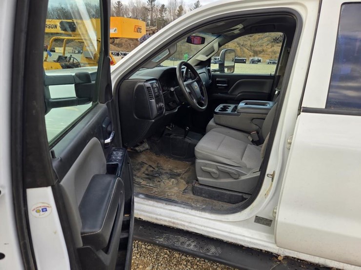 2015-chevrolet-silverado-2500hd-image-45