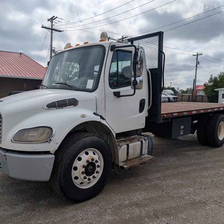2014 FREIGHTLINER M2 106