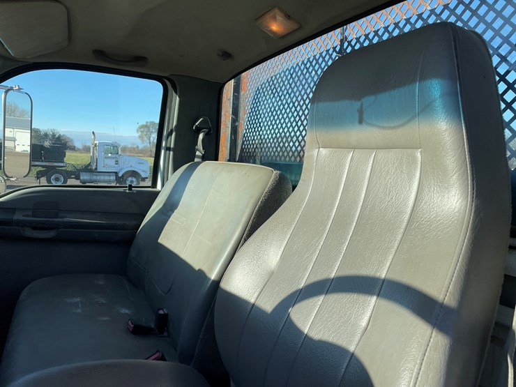 2007-ford-f750-xl-image-27