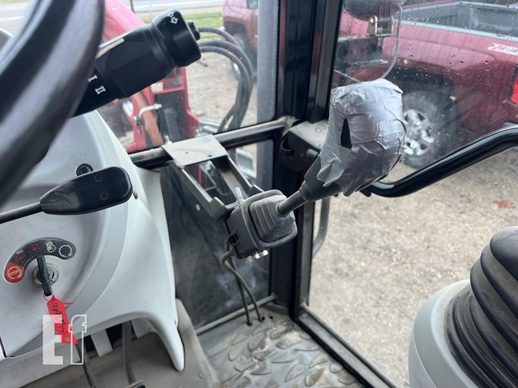 massey-ferguson-6475-image-37