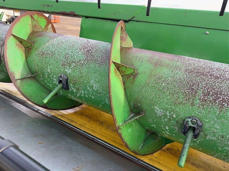 john-deere-630f-image-17