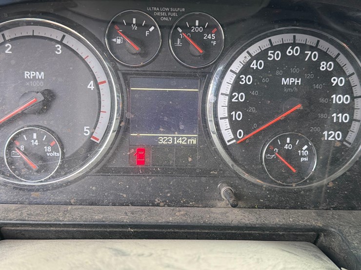 2012-dodge-2500-image-22