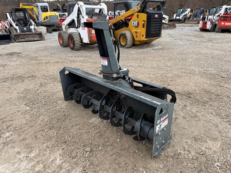 bobcat-sb200-74”-skid-steer-snowblower-image-1