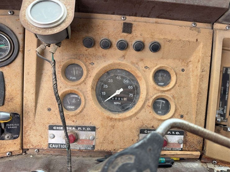 1981-ford-ln700-image-33