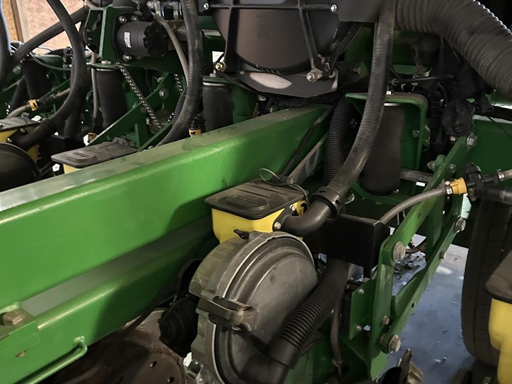2014-john-deere-db60-image-57