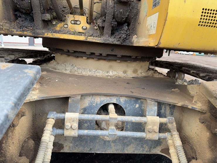 2012-komatsu-pc138-image-34