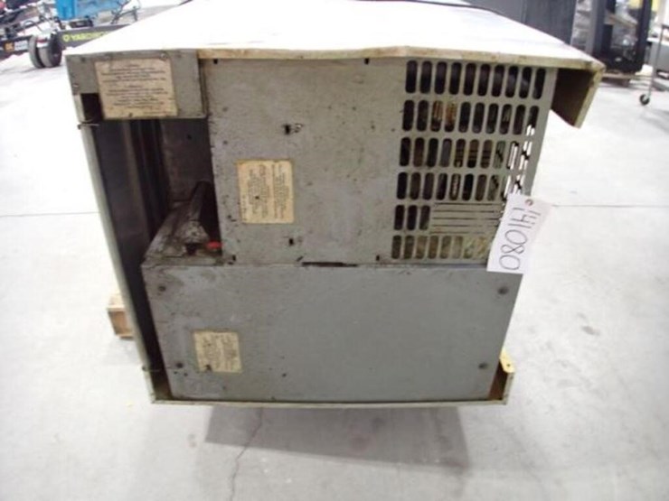 traulsen-industrial-6.5-in.-x-32-in.-x-30-in.-image-7