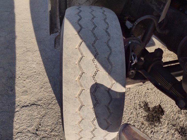 ford-lt9513-image-23