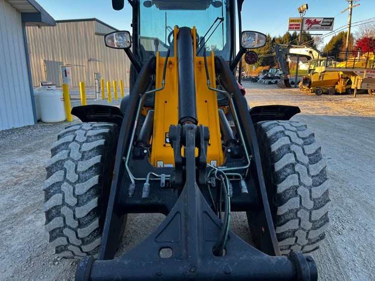 2018-jcb-409-image-12