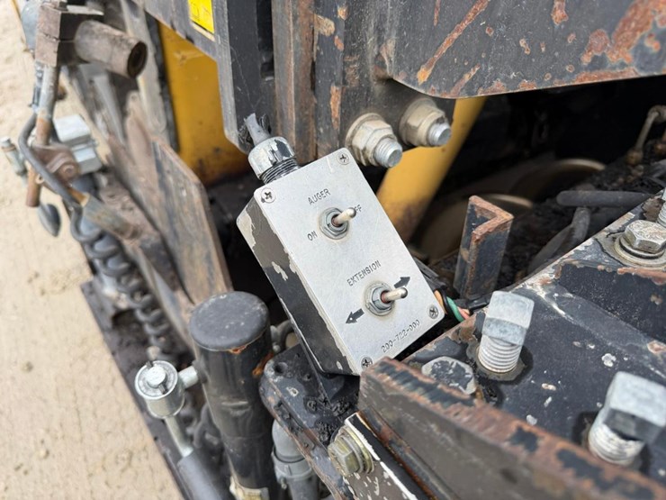 2015-caterpillar-ap-555e-image-16