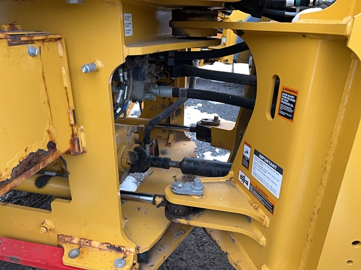 2021-deere-624p-image-8