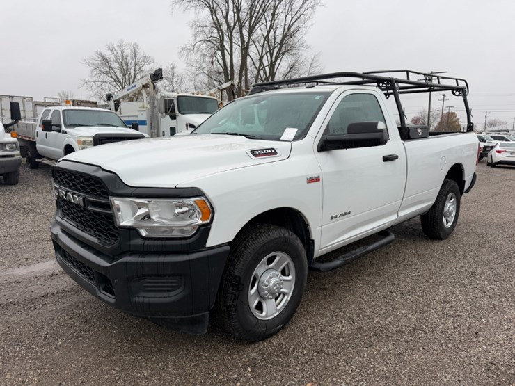 2020-dodge-3500-image-1