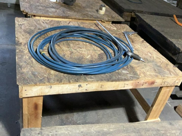 #610-•-11-wooden-tables-image-10