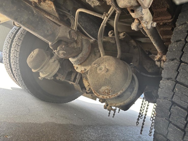 freightliner-fl80-image-57