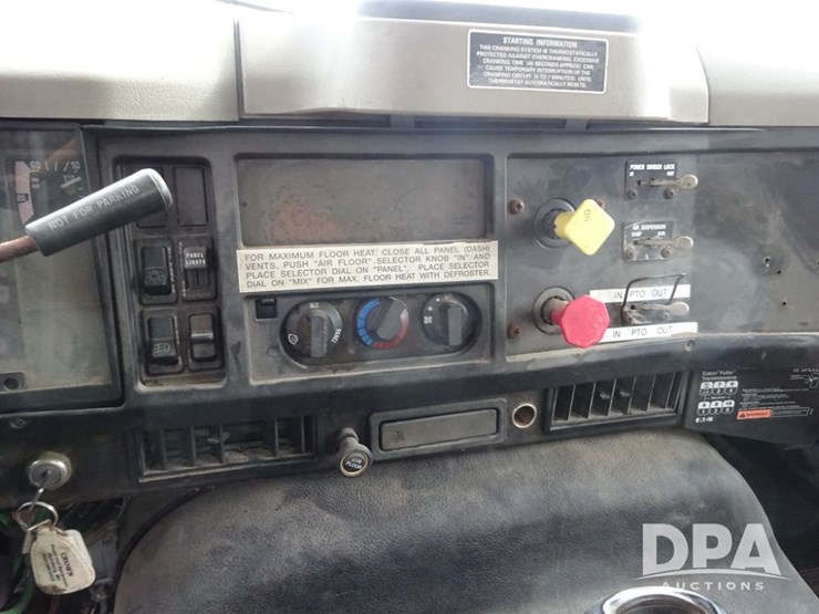 2003-international-8100-image-79