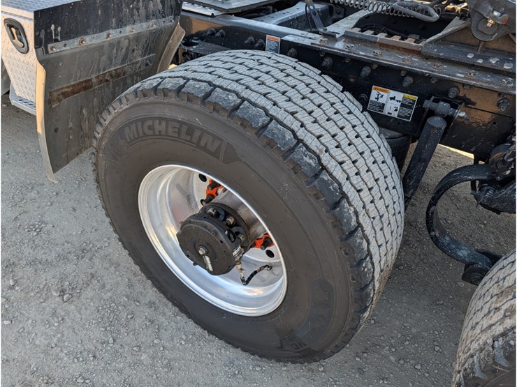 2020-kenworth-t680-image-13