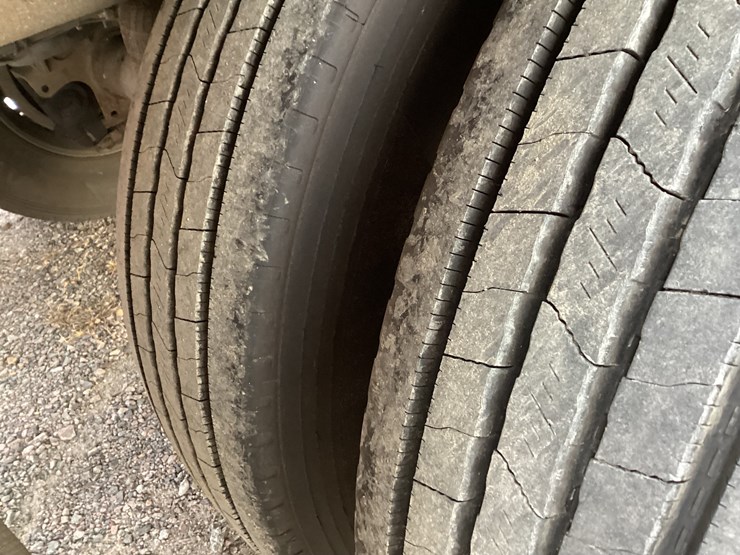 #4675-•-2014-merrit-cattle-trailer-image-19