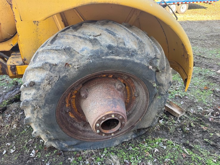 minneapolis-moline-g1000-image-10