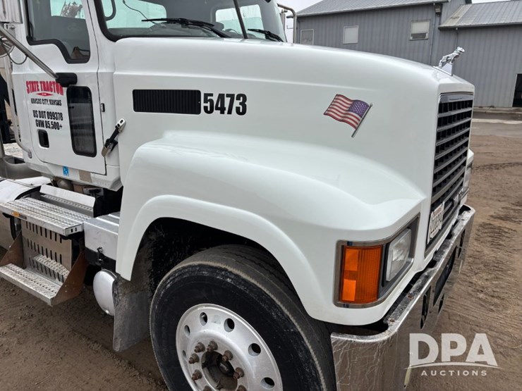 2017-mack-pinnacle-chu613-image-47