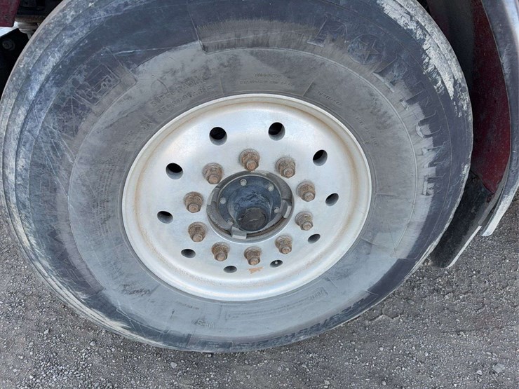 2004-peterbilt-357-image-12