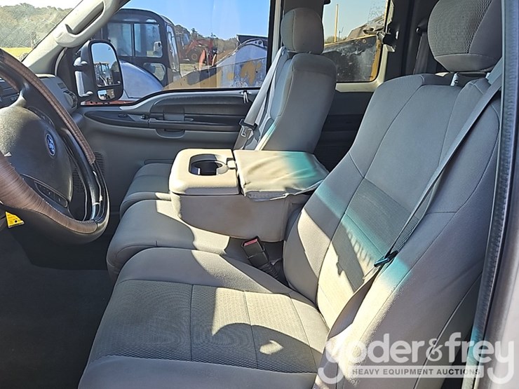 ford-f350-xlt-image-24