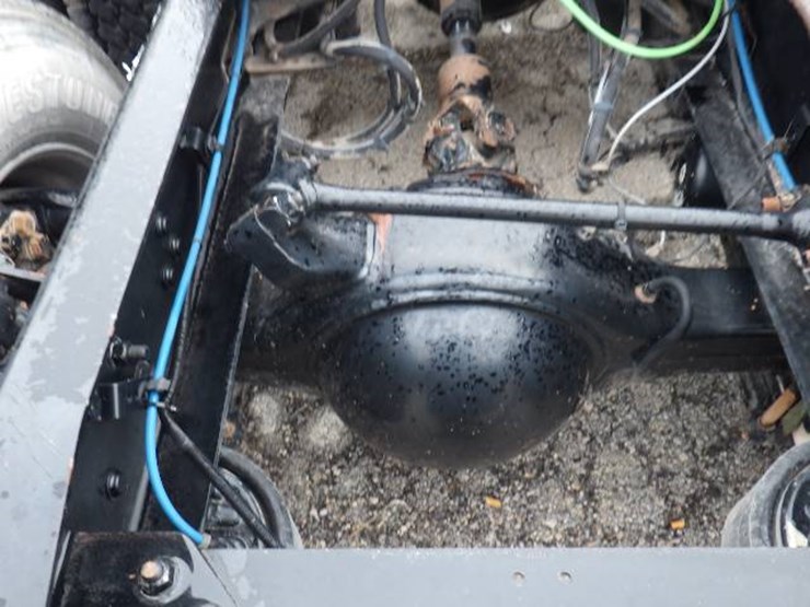 freightliner-cascadia-126-image-13