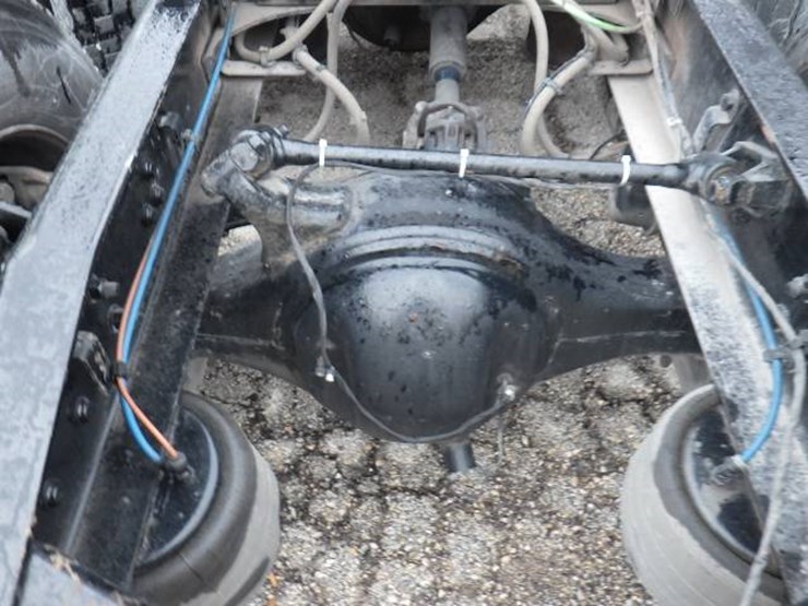 2019-freightliner-cascadia-126-image-16