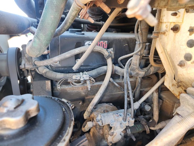 international-8100-image-41