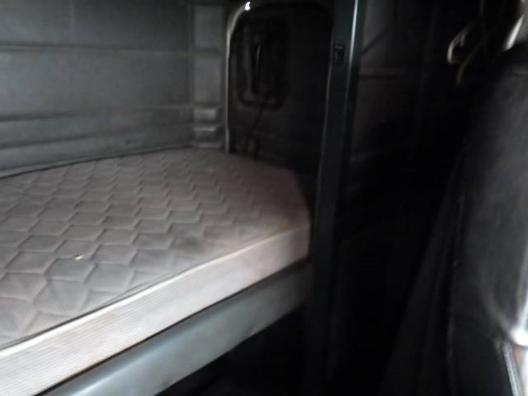 1994-peterbilt-378-image-6