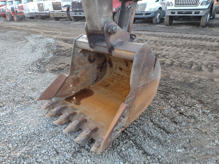 volvo-ec160b-lc-image-21