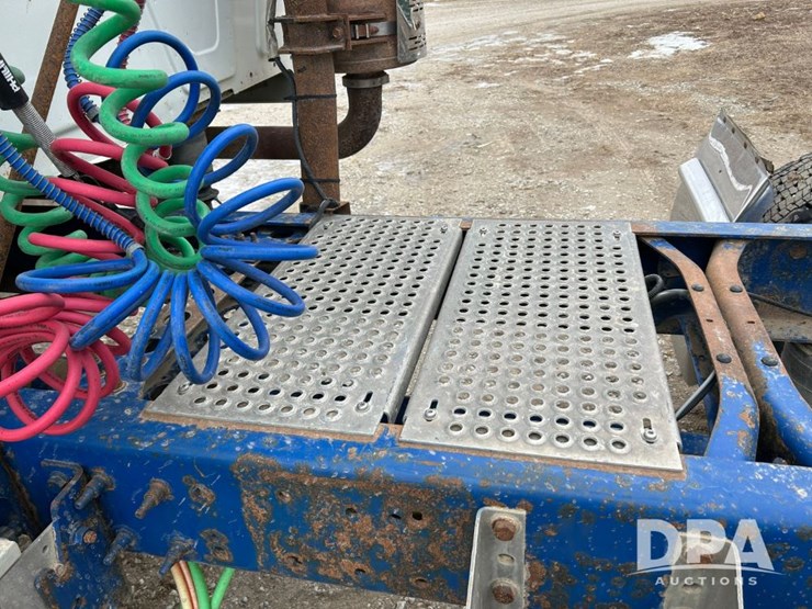 international-prostar-image-37