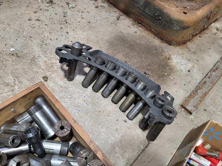 bridgeport-mill-w/phase-convertor-and-tools-image-17