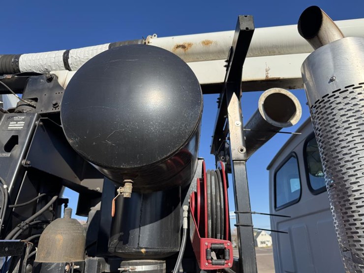 2002-vactor-2100-image-27