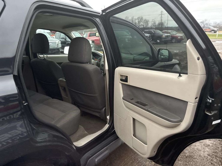 2009-ford-escape-hybrid-image-17