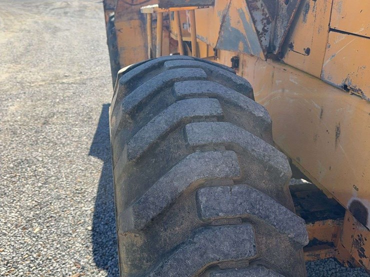 john-deere-444-image-14