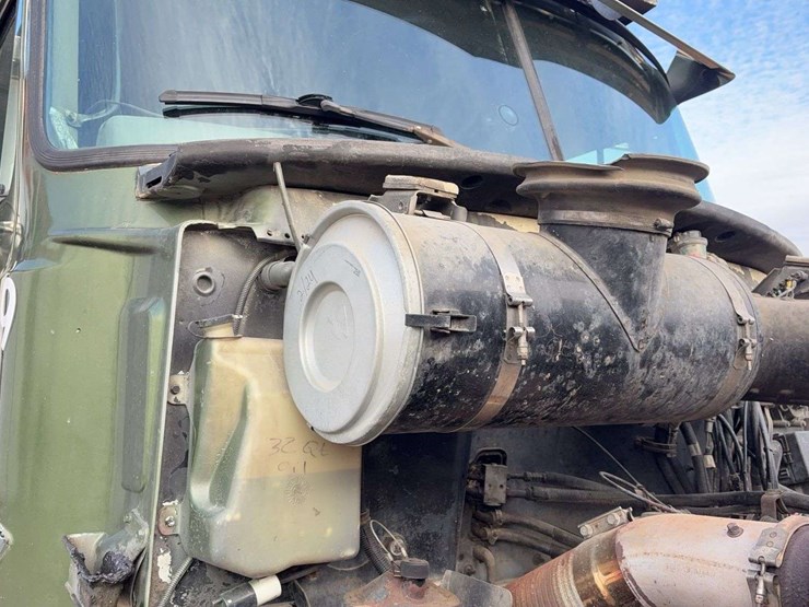 1999-mack-cl713-image-29