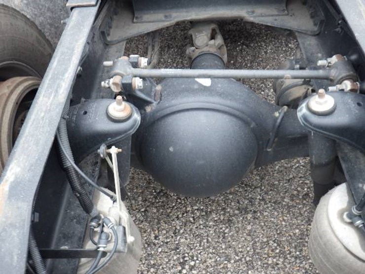 peterbilt-579-image-16